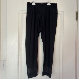 Victoria Sport Black Capri Pants -M
